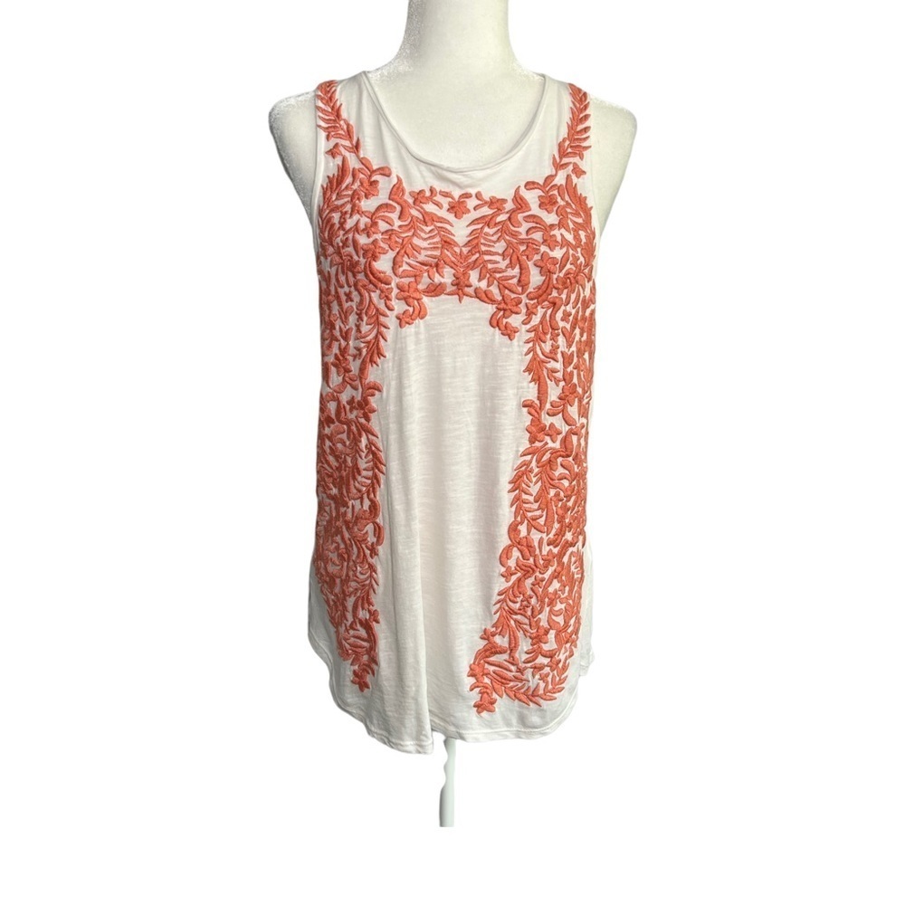 Chelsie &‎ Violet Embroidered Tank - Picture 3 of 4